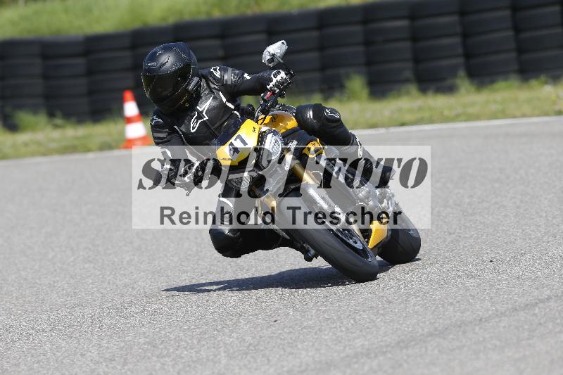 /Archiv-2025/09 22.04.2025 Cornu Master School ADR/rot-rouge/41